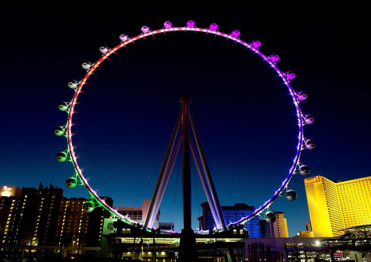 The Linq Hotel And Casino Λας Βέγκας Εξωτερικό φωτογραφία The Las Vegas Strip is the world's largest shopping district.